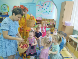 Праздник осени у малышей Праздник осени у малышей.