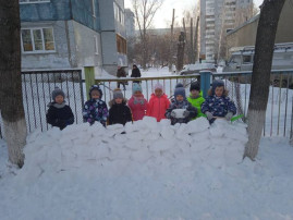 Зимние забавы на радость детям! Зимние забавы на радость детям!.