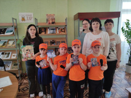 СМИ-Команда √8 в детской библиотеке √28 имени А. А. Пластова СМИ-Команда √8 в детской библиотеке √28 имени А. А. Пластова.