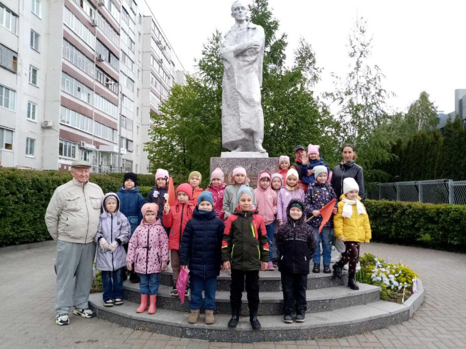 Экскурсия к памятнику Экскурсия к памятнику.